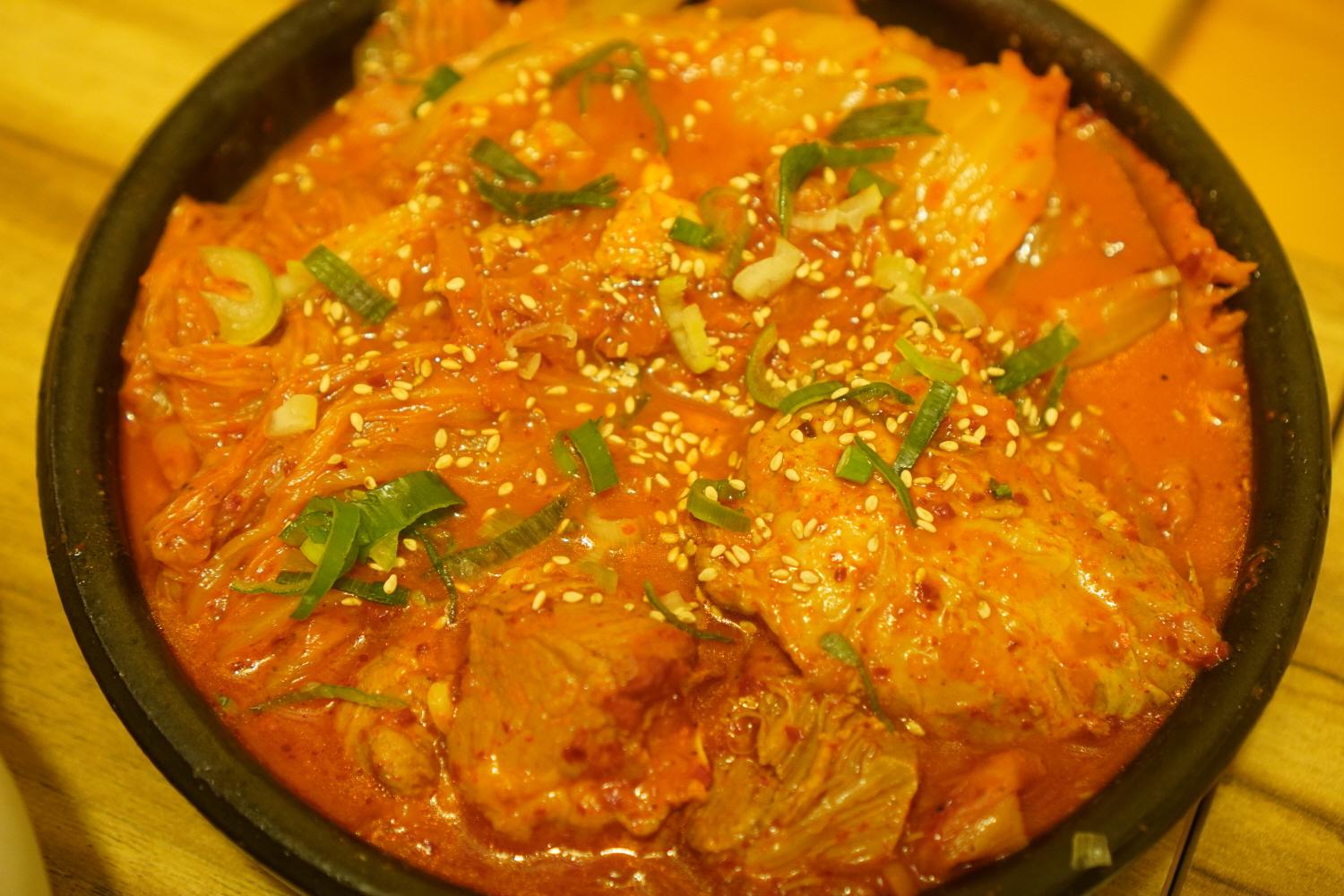 Bossam tenero con salsa all'aglio